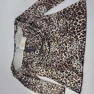 Cable & Gauge Petite Small Leopard 3/4 sleeve Shirt